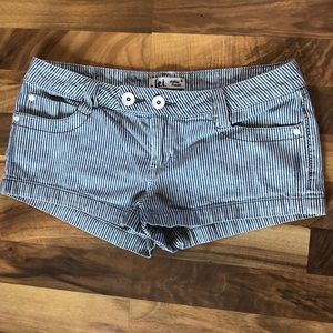 L.E.I shorts